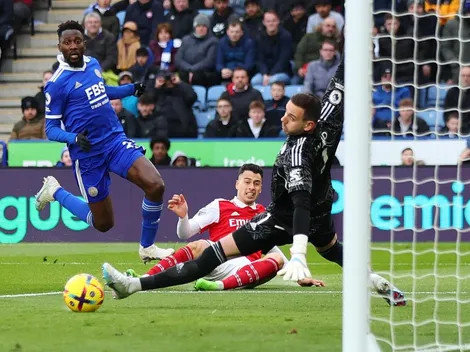 Arsenal vence al Leicester y sigue firme en la cima de la Premier League