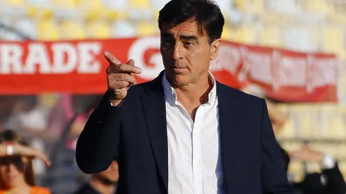 Quinteros analiza cambios de nombre y esquema: califica el partido ante O'Higgins como un horror.