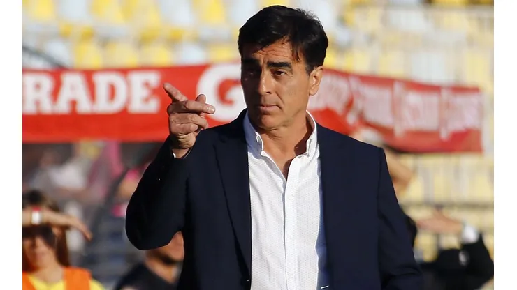 Quinteros analiza cambios de nombre y esquema: califica el partido ante O'Higgins como un horror.