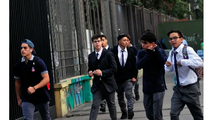 ¿Quiénes reciben el Bono Logro Escolar y cuál es la forma de pago?