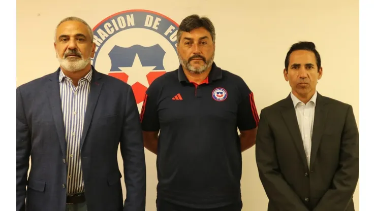 José Letelier dejó de ser el técnico de la Roja fem