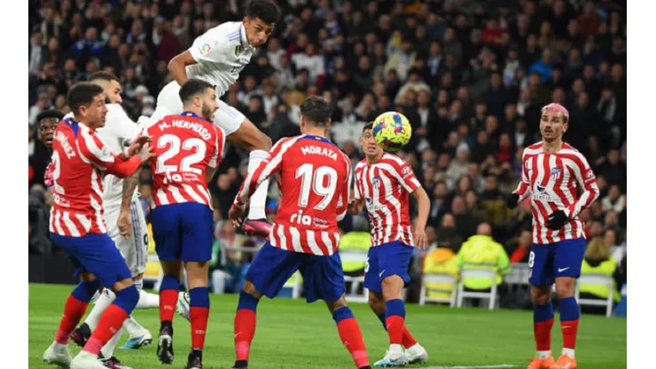 El cabezazo del uruguayo Álvaro Rodríguez que rescató un punto para el Real Madrid ante el Atlético Madrid.
