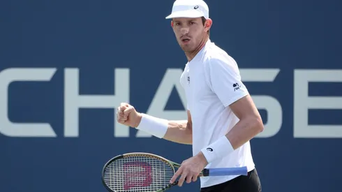 Jarry se mide Báez en cuartos