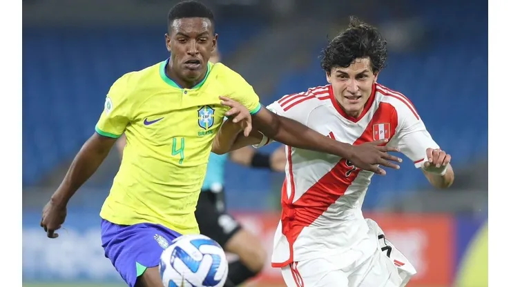 Pineau jugó por Perú en el Sudamericano Sub 20