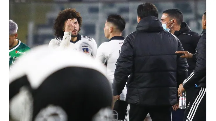 Gustavo Quinteros analiza la situación de Maximiliano Falcón en Colo Colo.