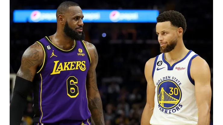 Los Angeles Lakers reciben la visita de los Warriors en California.