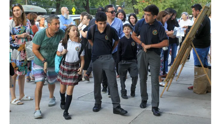 Este es el primer colegio en volver a clases