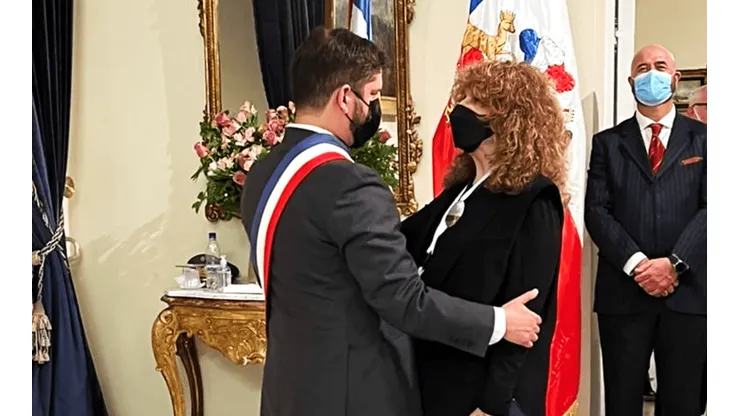 Poeta Gioconda Belli acepta nacionalidad chilena