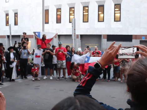 Chilenos en Auckland agasajan a La Roja con banderazo pre repechaje
