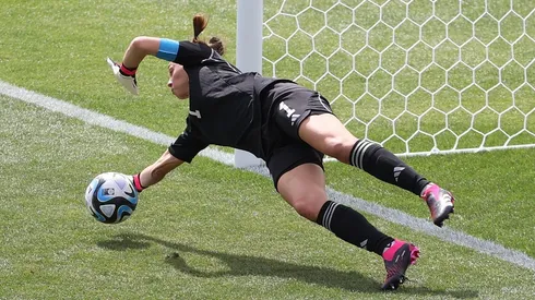 Tiane Endler pone en duda su continuidad en la Roja