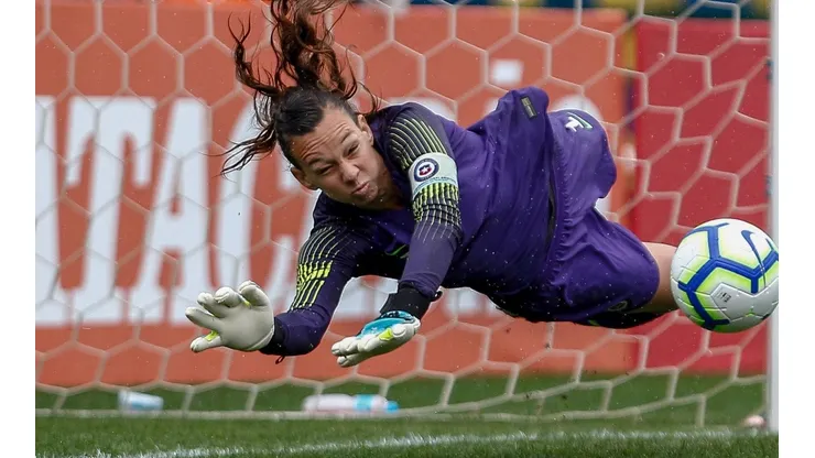El martes se cierra con Tiane Endler buscando su clasificación al segundo Mundial