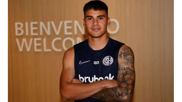 Alex Ibacache en su presentación con San Lorenzo