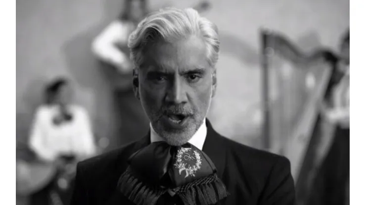 Alejandro Fernández en el clip Que se sepa nuestro amor.