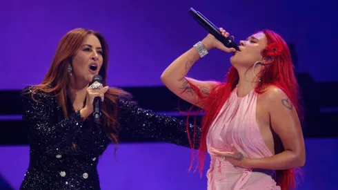 Karol G vivió un emotivo momento con Myriam Hernández.