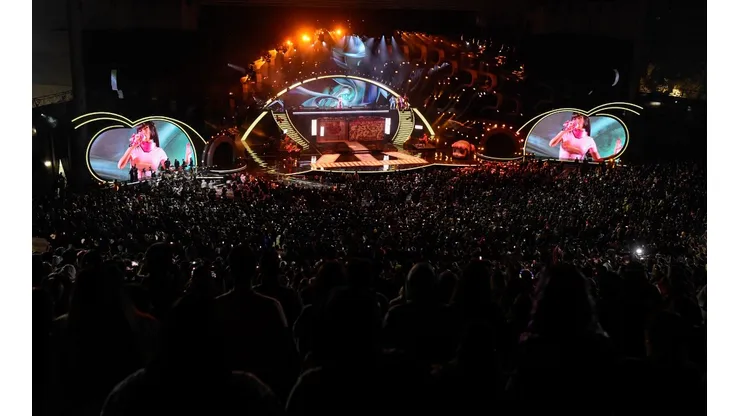 VI�A DEL MAR : Primera Noche Festival de la Canci�n Vi�a del Mar