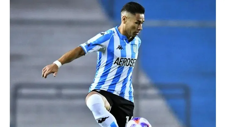 La salida de Juan Cáceres puede abrirle el camino al Torta para sumar minutos en Racing.