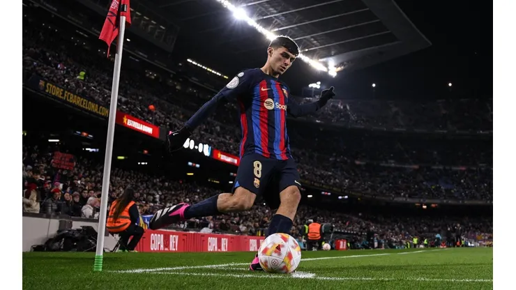 Pedri se lesionó en el último partido del Barcelona, ante Manchester United, y su tiempo de recuperación desde ya lo pone en duda para enfrentar al Real Madrid.