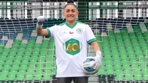 Tania Ulloa firmó su primer contrato profesional