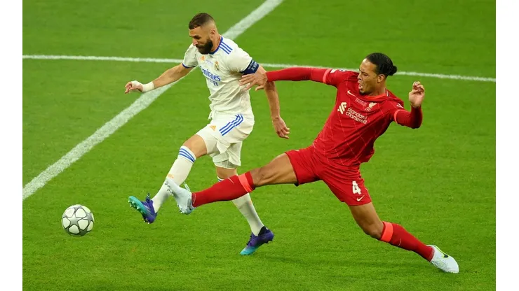 Benzema presentó molestias este jueves a cinco días de disputar la Champions League.