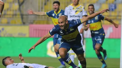 Sebastián Sáez viene de marcarle a Coquimbo Unido