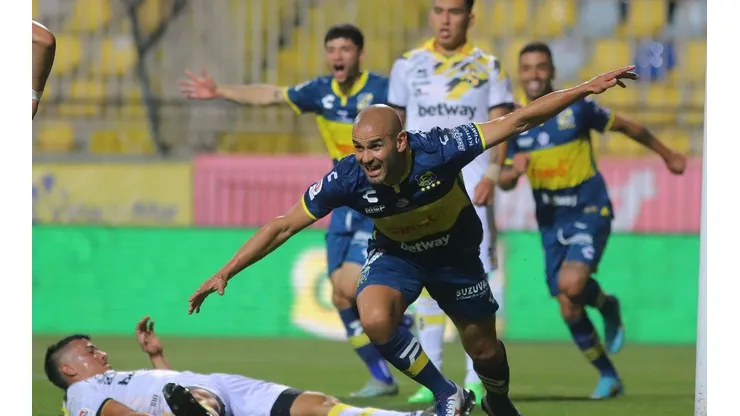 Sebastián Sáez viene de marcarle a Coquimbo Unido