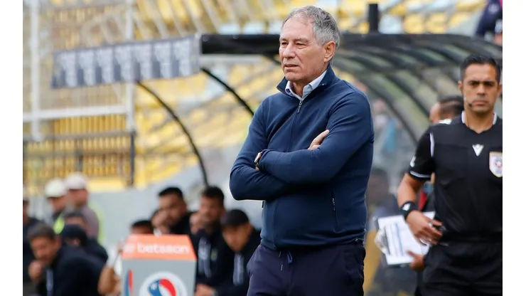 Holan justificó el irregular inicio de la UC en el Campeonato Nacional.