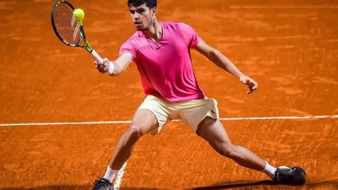 Alcaraz tuvo una esforzada victoria en su estreno en el Abierto de Argentina.