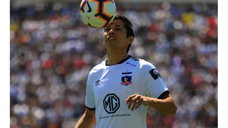 Matías Fernández se despidió de Claudio Bravo.