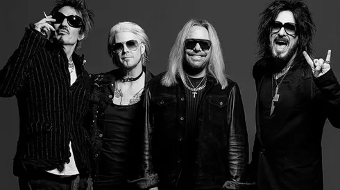 Mötley Crüe tiene un nuevo integrante tras la salida de Mick Mars por problemas de salud.