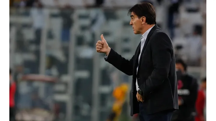 ¿Vuelve Quinteros? Revisa quién dirige a Colo Colo ante Everton.