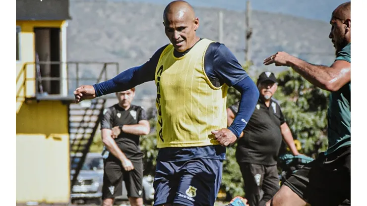 Humberto Suazo se lució con un doblete ante Unión San Felipe.
