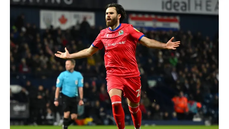 Ben Brereton anotó un golazo para rescatar un punto en la difícil visita del Blackburn Rovers.