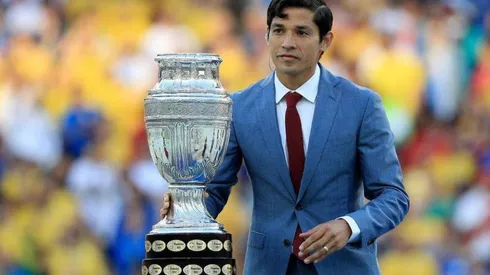 Matías Fernández se convirtió en el décimo chileno campeón de América que colgó los botines.