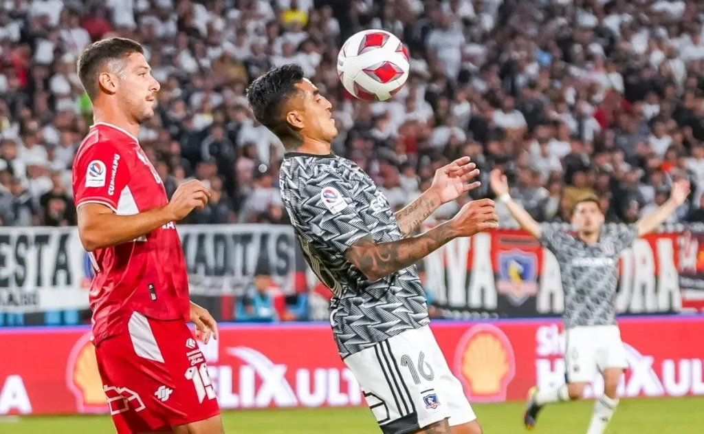 Darío Lezcano jugando por Colo Colo.