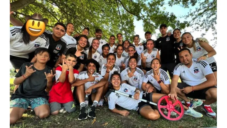 Corina Clavijo luce el emoji en la cara y es el tercer fichaje "misterioso" de Colo Colo Femenino.