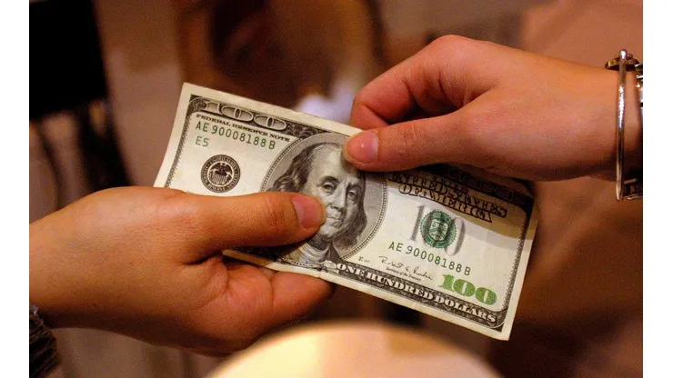 ¿Cuál es el precio del dólar hoy martes 14 de febrero en Chile?