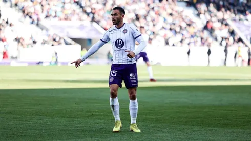 El lateral chileno fue titular nuevamente en el conjunto francés.