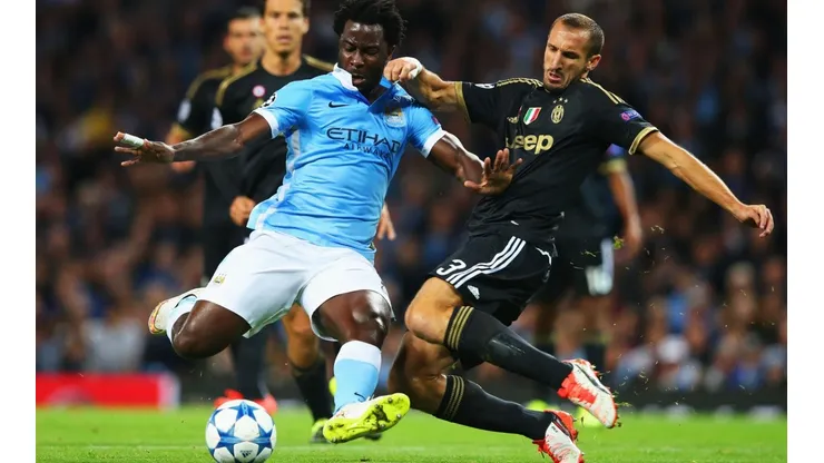 Bony anotó goles hasta en la Champions League con el City.