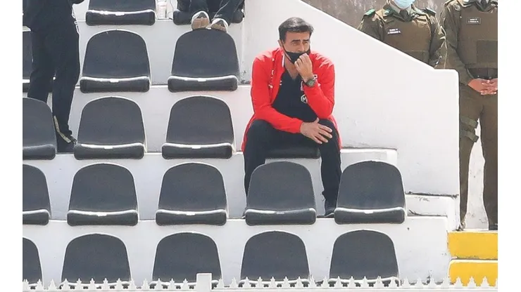 Gustavo Quinteros tendrá que ver el partido desde las tribunas