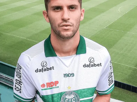 CM de Coritiba confunde a la UC con la U en la oficialización de Kuscevic