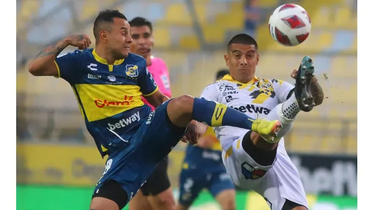 Everton y Coquimbo se enfrentan en Viña del Mar.