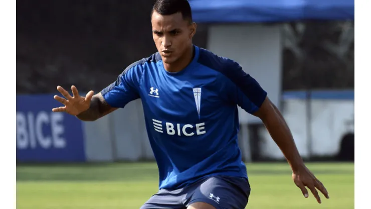 Brayan Rovira apunta a ser titular en Universidad Católica.