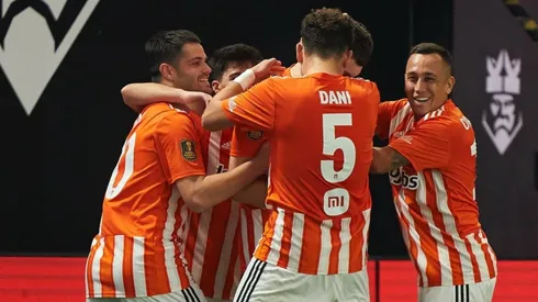 Fabián Orellana "renovó" por un partido más en el XBUYER TEAM.