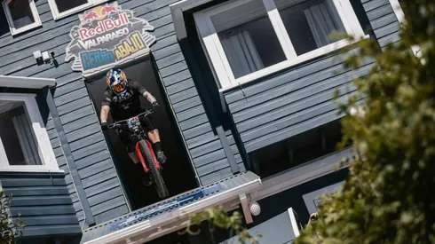 Las calles de Valparaíso se llenan de adrenalina en una nueva versión de Red Bull Valparaíso Cerro Abajo..