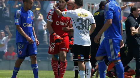 Esteban Paredes recordó a Johnny Herrera en un entretenido desafío.