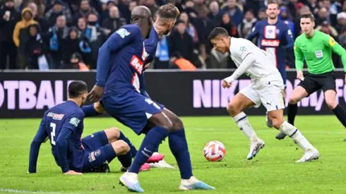 Alexis Sánchez tuvo un gran partido en Le Classique, derribó una racha del Marsella ante el PSG y fue ovacionado cuando salió.