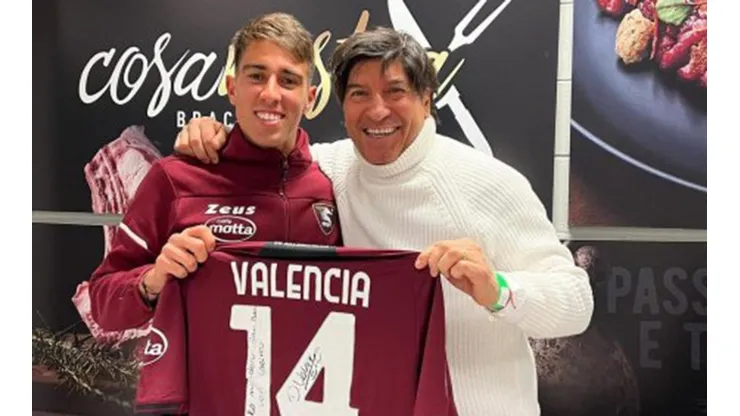 Iván Zamorano en su visita a Diego Valencia