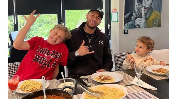 Neymar junto a su hijo Davi Lucca.
