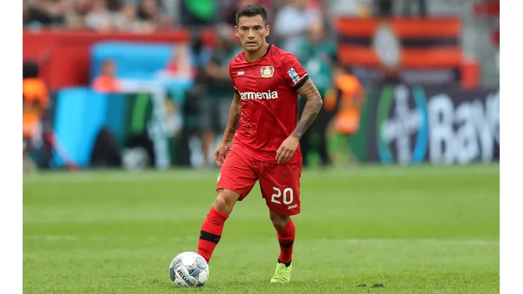 Charles Aránguiz tiene contrato con el Bayer Leverkusen hasta junio de 2023.