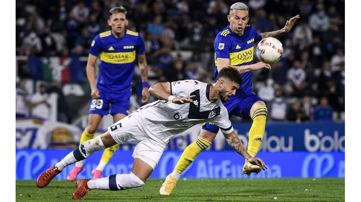 Matías de los Santos en acción ante Boca Juniors. En 2023 jugará en Colo Colo.